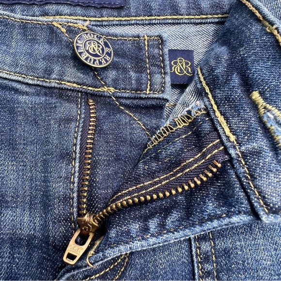 ROCK & REPUBLIC STINGER DENIM JEAN SHORTS - Picture 8 of 15